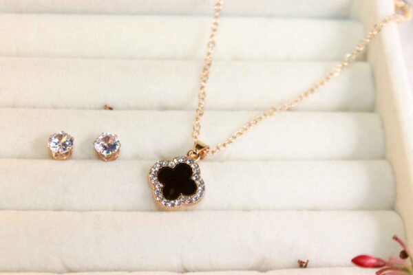 Black Clover Locket Set